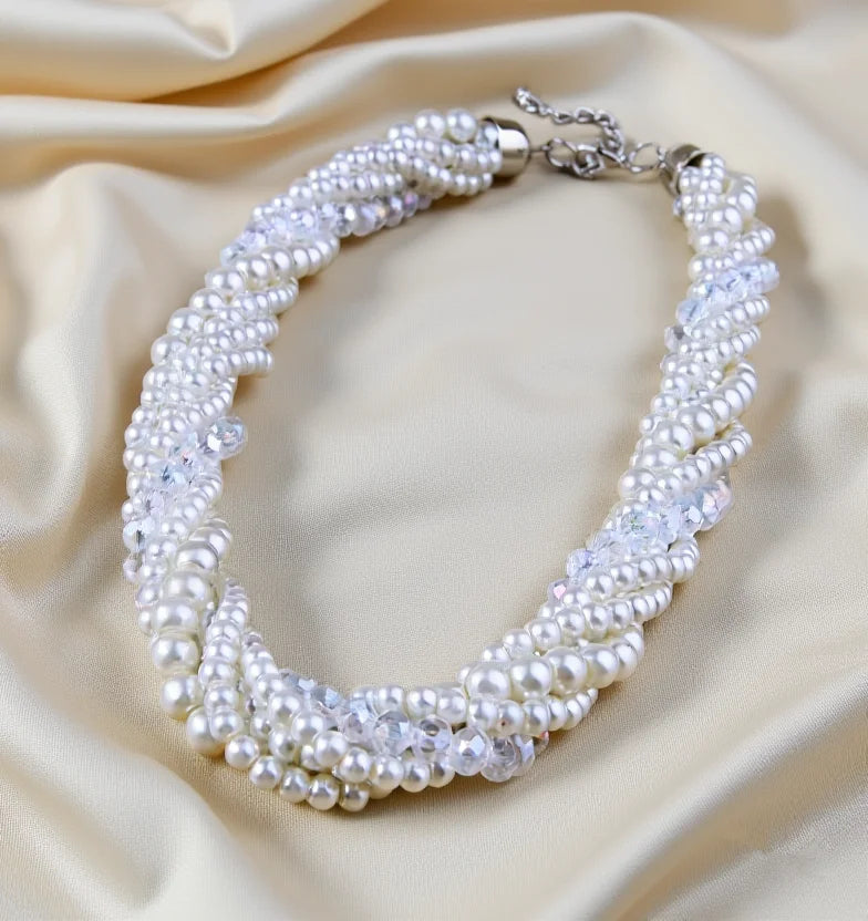 Women's Multilayer Choker Necklace with Imitation Pearls Beads Chunky Collier Bijoux Fashion Jewelry Accessory